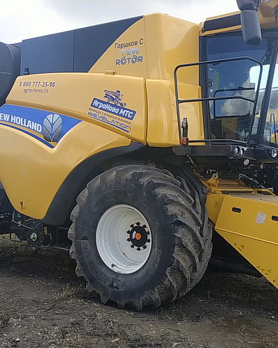 Зерноуборочный комбайн New Holland CR 9.90